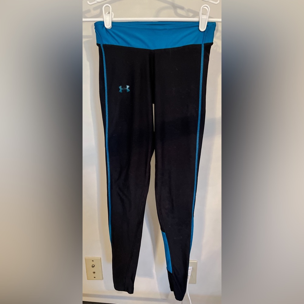 Women’s under armour small compression coldgear leggings. Good condition.